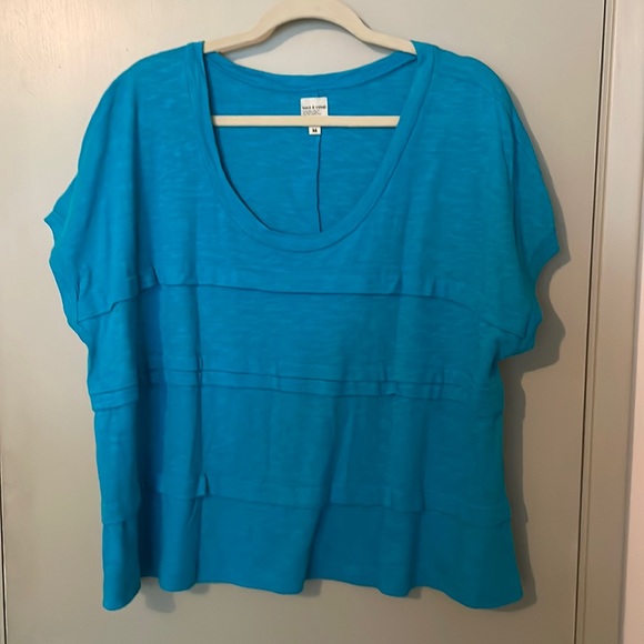 Tout a coup size medium top - Picture 1 of 8